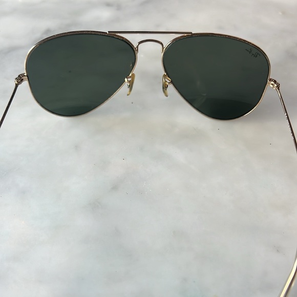 Ray-Ban Gold Aviator Sunglasses - Picture 4 of 6